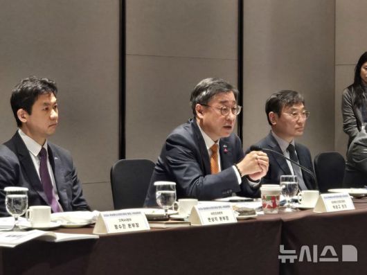 [서울=뉴시스]박윤규 정보통신산업진흥원(NIPA) 원장이 21일 서울 양재 엘타워에서 열린 NIPA 통합 사업설명회 관련 기자간담회에서 발언하고 있다. (사진=윤현성 기자) 2026.01.21.