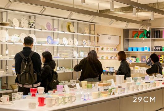 이구홈 성수에서 고객들이 상품을 둘러보고 있다.(사진=29CM 제공) *재판매 및 DB 금지