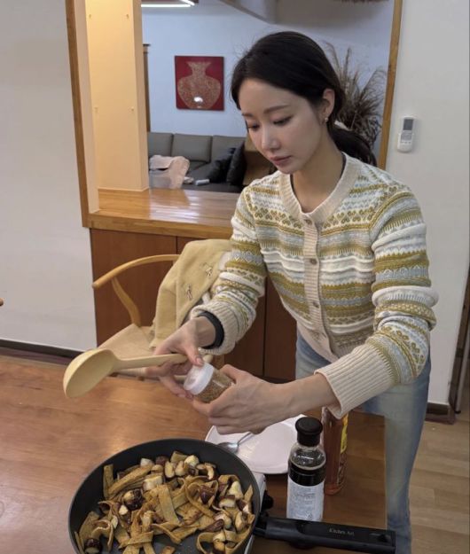 [서울=뉴시스] 배우 한그루. (사진=황신혜 인스타그램 캡처) 2026.01.21. photo@newsis.com *재판매 및 DB 금지