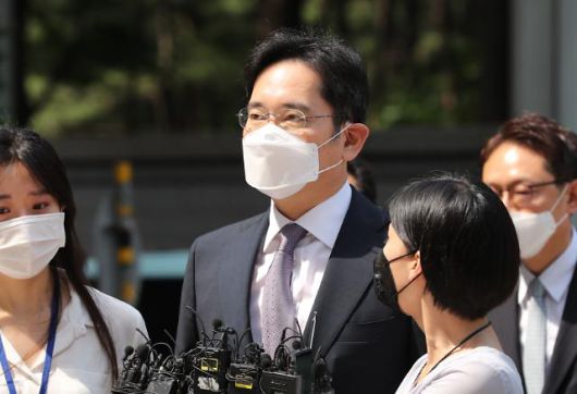 클릭하시면 큰 이미지를 볼 수 있습니다. 아주경제