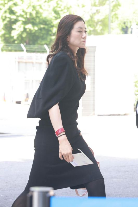 조현민 한진 미래성장전략 및 마케팅 총괄 사장이 2일 오후 서울 종로구 종교교회에서 열린 정몽원 HL그룹 회장의 차녀 정지수 씨와 백지연 전 앵커의 자녀 강인찬 씨 결혼식에 참석하고 있다. 2023.06.02