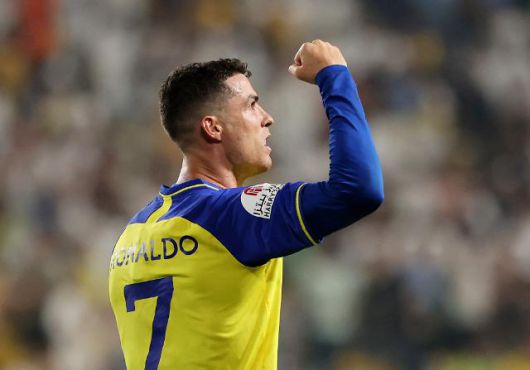 역전골 터트리고 기뻐하는 호날두     (리야드 로이터=연합뉴스) 크리스티아누 호날두(38·알나스르)가 23일(현지시간) 사우디아라비아 리야드의 KSU 스타디움에서 열린 2022-2023 사우디 프로페셔널리그 28라운드 알샤바브와의 경기에서 역전골을 터트린 뒤 기뻐하고 있다. 알나스르는 이날 알샤바브를 상대로 3-2 승리를 거뒀다. 2023.05.24     clynnkim@yna.co.kr/2023-05-24 11:36:41/ <저작권자 ⓒ 1980-2023 ㈜연합뉴스. 무단 전재 재배포 금지.>[<저작권자 ⓒ 1980-2023 ㈜연합뉴스. 무단 전재 재배포 금지.>]