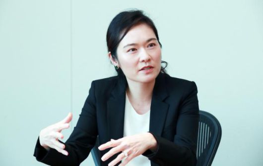 진 헤닉 CME 그룹 상무이사 겸 글로벌 금속 상품 부문 헤드가 배터리 금속 전망에 대해 설명하고 있다. [사진=CME 그룹]