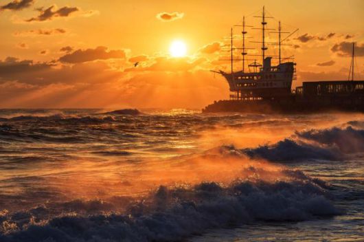 강원도 강릉 정동진의 화려한 일출 [사진=한국관광공사]