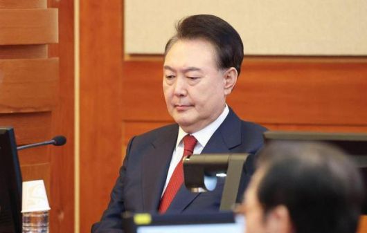 윤석열 대통령이 지난 2월 13일 서울 종로구 헌법재판소 대심판정에서 열린 자신의 탄핵심판 8차 변론기일에 출석해 있다. [사진=연합뉴스]