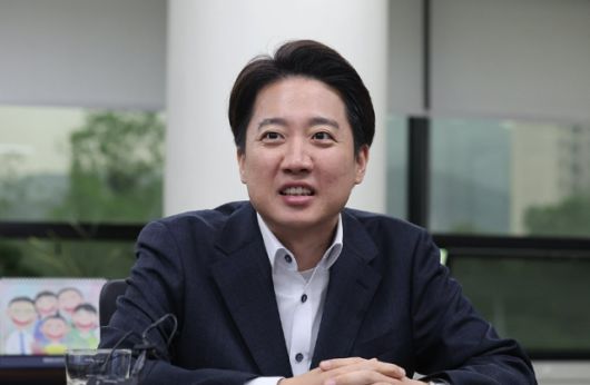 개혁신당의 이준석 대선 후보가 9일 오전 저출산 대책 관련 공약을 발표했다. [사진=연합뉴스]