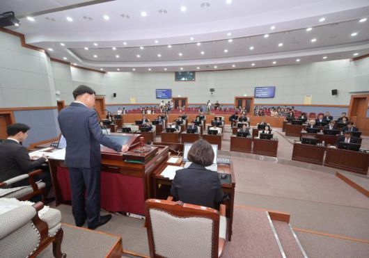 강릉시의회가 13일 제322회 임시회 제1차 본회의를 열고있다. [사진=강릉시의회]