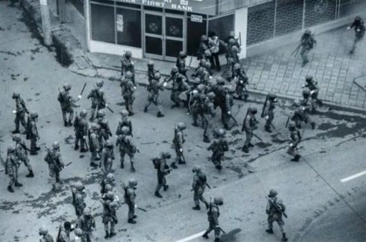 1980년 5월 민주화운동 당시 광주 시내에 투입된 계엄군의 모습. [사진=5·18 기념재단 제공]