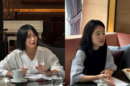 안정은 러닝전도사(왼쪽)와 제시카 민 스카이스캐너 여행 전문가가 인터뷰를 진행 중인 모습. [사진=스카이스캐너]