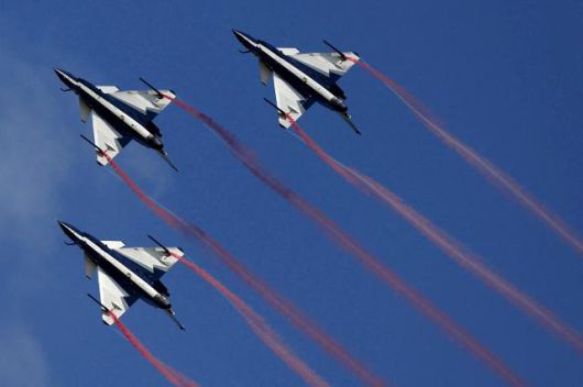 중국 공군 J-10 전투기 로이터