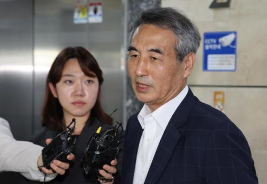 윤석열 전 대통령의 부인 김건희 여사 의혹을 수사할 민중기 특별검사(오른쪽). [사진=연합뉴스]