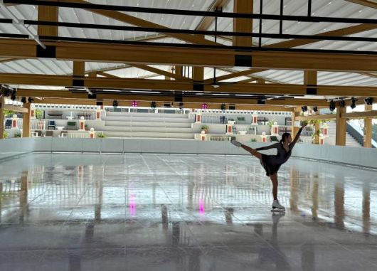 사계절 내내 이용할 수 있는 아이스링크 아이스비치 [사진=김다이 기자]