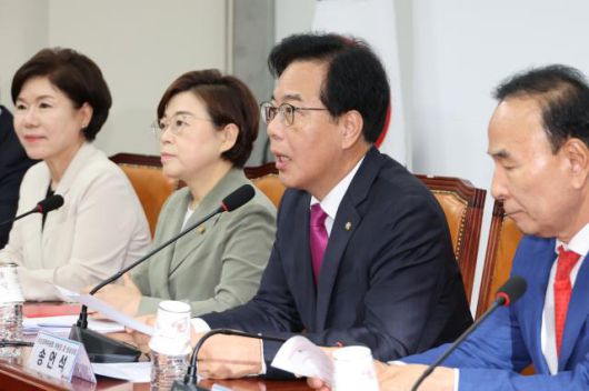 송언석 국민의힘 비대위원장 겸 원내대표가 7일 서울 여의도 국회에서 열린 비상대책위원회의에서 발언하고 있다. [사진=연합뉴스]