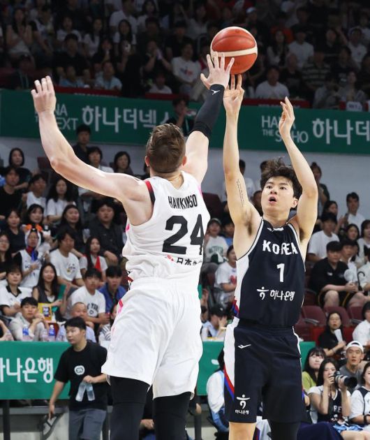 13일 경기도 안양정관장아레나에서 열린 2025 남자농구 국가대표 평가전 한국과 일본의 경기. 한국 이현중이 슛하고 있다. [사진=연합뉴스]