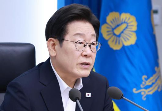 이재명 대통령이 17일 서울 용산 대통령실 청사에서 열린 4차 수석·보좌관 회의에서 발언하고 있다. [사진=연합뉴스]