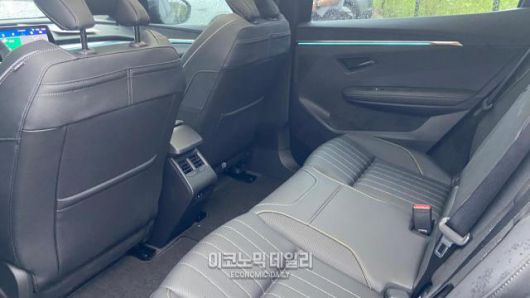 르노 세닉 E-테크 100% 일렉트릭 2열 시트[사진=김지영 기자]