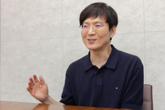 고준석 연세대 상남경영원 교수가 아주경제와 인터뷰를 진행하고 있다. [사진=유대길 기자]