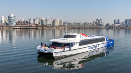다음 달 18일부터 한강 물길을 따라 서울 동서를 잇는 '한강버스'가 정식 운항에 들어간다. [사진=서울관광재단]