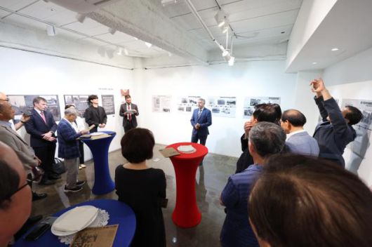 Russian Ambassador to South Korea Georgy Zinoviev delivers welcoming remarks at the opening of the exhibition "80th Anniversary of the End of World War II: Remembering the Liberation of the Korean Peninsula" at Gallery Kartina in Seoul on September 3, 2025. AJP Han Jun-gu