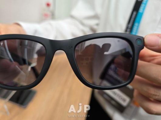 Second-generation AI glasses from Meta, with a camera on the right side at