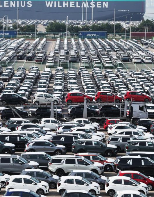 30일 경기도 평택항에 수출용 자동차가 세워져 있다.[사진=연합뉴스]