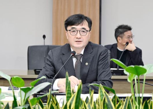 임기근 기획재정부 차관이 11월 25일 서울 영등포구 한국수출입은행에서 '제5회 민간투자사업심의위원회 본회의'를 주재하고 있다.[사진=기획재정부]