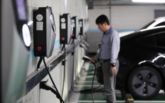 서울 종로구 한 주차장 전기차 충전시설 모습 [사진=연합뉴스]