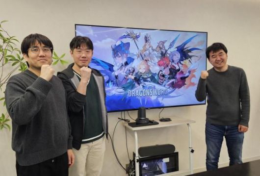 드래곤소드 개발진 인터뷰 사진 (왼쪽부터) 장윤진 하운드13 PD, 곽노찬CD, 박정식 대표 [사진=웹젠]