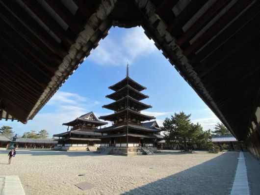 South Korean President Lee Jae-myung and Japanese Prime Minister Takaichi Sanae pose for a photo at Horyu-ji Temple, a major cultural heritage site in Nara Prefecture, Japan, on Jan. 14, 2026. Yonhap