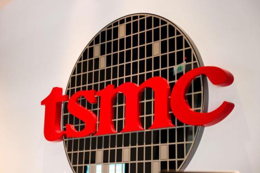 This undated photo shows the logo of Taiwan Semiconductor Manufacturing Company (TSMC) at its headquarters, in Hsinchu, Taiwan. AFP/Yonhap.