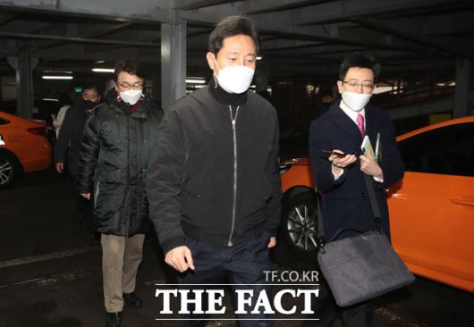 같은 날 오세훈 전 서울시장은 택시회사를 방문했다.
