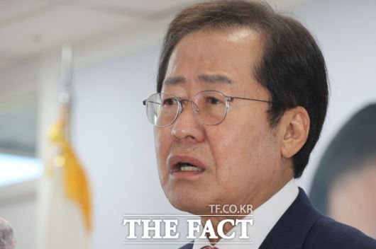 홍준표 국민의힘 대선 경선 후보가 28일 오전 서울 여의도 jp희망캠프에서 ‘서민복지 대전환’ 공약을 발표하고 있다. /남윤호 기자