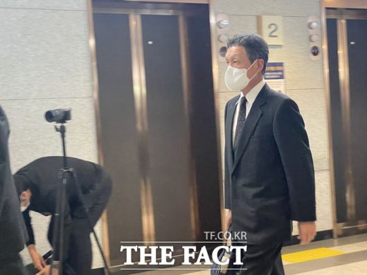 구본성 전 아워홈 부회장이 부친 구자학 회장의 빈소로 들어서고 있다. /문수연 기자