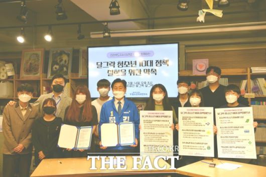 김관영 후보는 “제1호 공약인 대기업 계열사 5개를 유치해 지역 중소기업과 상생 협력을 이루겠다”며 “이를 통해 지속적으로 하락하고 있는 전북의 경제성장률도 높이고, 양질의 일자리를 대폭 늘려서 우리 전북도민의 먹고사는 문제를 해결 하겠다”고 강조했다. / 김관영 후보 사무실 제공