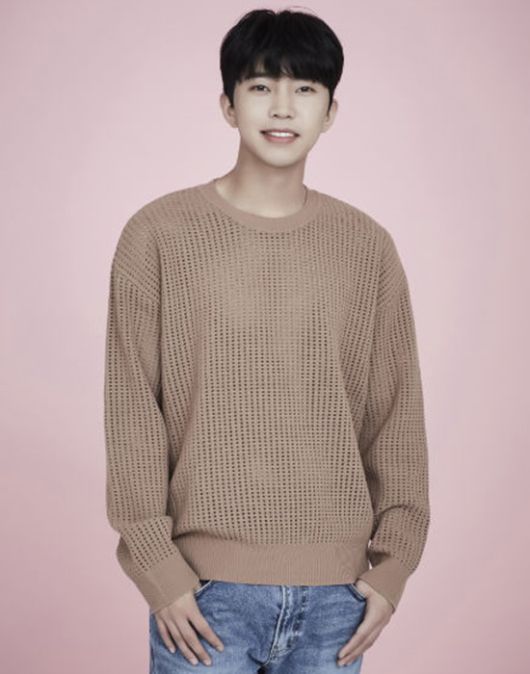 임영웅은 지난 5월 첫 정규 앨범을 발표한 뒤 '아임 히어로' 전국투어를 전회차 전석 매진시키며 성공리에 마무리했다. 관객들의 뜨거운 성원에 보답하기 위해 오는 12월 서울과 부산에서 앙코르 콘서트를 갖는다. /물고기 뮤직 제공