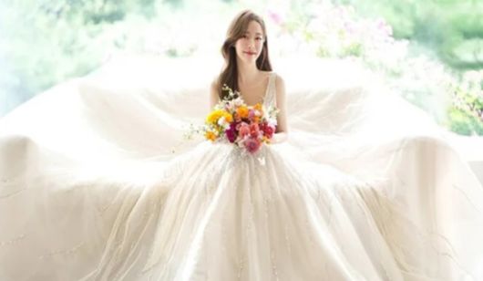 고우리는 2009년 레인보우로 데뷔해 '에이(A)' '차차' 등의 히트곡을 냈다. 배우로 변신한 뒤엔 드라마 '슬플 때 사랑한다' '여신강림' 등에 출연했다. 신랑은 현재 개인 사업체를 운영 중이며 5살 연상이다. /이미지나인컴즈 제공