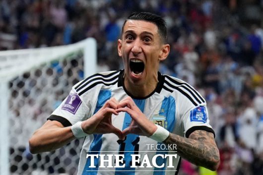 아르헨티나 앙헬 디마리아가 프랑스와 결승전에서 전반 36분 2-0을 만드는 추가골을 터뜨린 뒤 세리머니를 하고 있다. /루사일(카타르)=AP.뉴시스