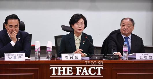 김상희 대일굴욕외교대책위원회 대책위원장은 간담회에서 "강제동원 피해자들의 반대에도 불구하고 윤석열 대통령은 뭐가 그리 급한지 국민들 설득도 못하고, 국회에 제대로 보고도 없이 정상회담을 강행했다"며 "결과는 최악이었다. 예상했던 것보다 더 최악의 결과를 갖고 돌아왔다"고 꼬집었다. /이새롬 기자