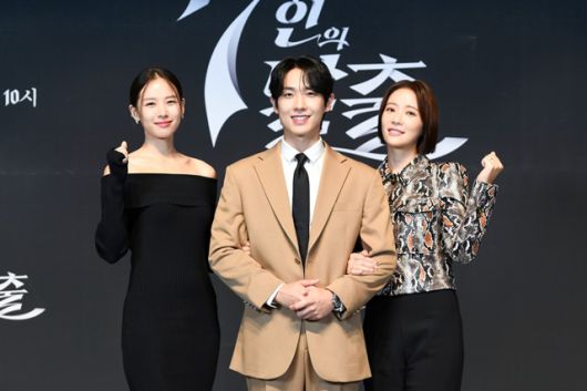 배우 조윤희, 이준, 황정음(왼쪽부터)이 SBS '7인의 탈출'을 통해 김순옥 작가와 처음 호흡을 맞춘다. /SBS