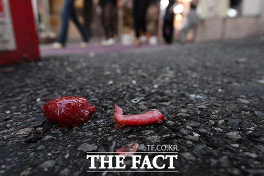 하지만 더운 날씨에 녹아내리는 설탕 코팅과