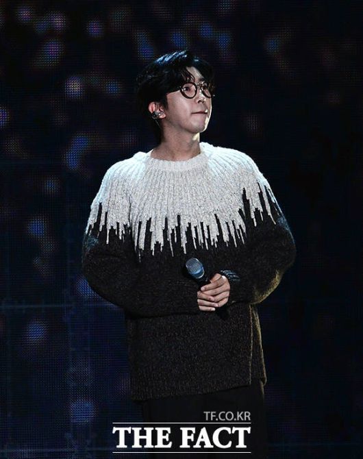 아티스트와 팬이 함께 만들고 즐기는 K-POP 축제 '2023 더팩트 뮤직 어워즈'가 10일 오후 인천 남동구 수산동 인천남동체육관에서 화려한 막을 올린 가운데 가수 임영웅이 화려한 무대를 펼치고 있다. /인천남동체육관=이동률 기자