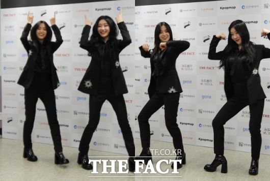 '데블 챌린지'를 선보이는 있지 류진(왼쪽)과 채령. /이상빈 기자