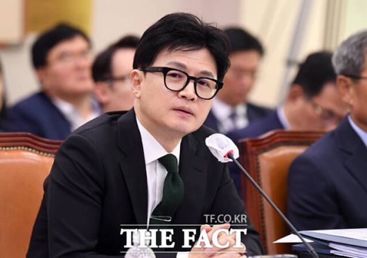 한 장관은 이날 행보와 관련해 '여당 신고식'이라는 해석에 대해 "통상적인 직무 수행"이라고 일축했다. /이새롬 기자