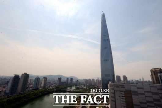 롯데그룹은 이번 임원 인사에 대해 "미래 경쟁력과 지속가능한 성장 전략 강화에 중점을 뒀다"고 설명했다. /더팩트 DB