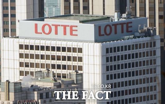 롯데온은 적자폭을 계속 줄이면서 수익성 개선에 힘을 쏟고 있다. /더팩트 DB