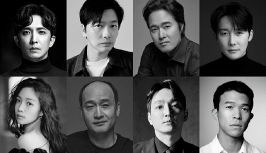 이동휘(위쪽 사진의 두 번째)는 동독의 비밀경찰 게르트 비즐러 역을, 김준한(위쪽 사진의 네 번째)은 동독 최고의 극작가 게오르그 드라이만 역을 맡아 데뷔 첫 연극 무대에 도전했다. /프로젝트그룹일다