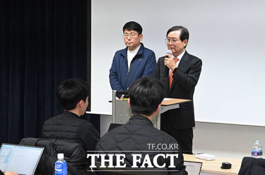 더팩트
