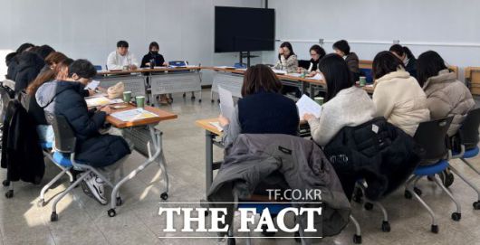 더팩트