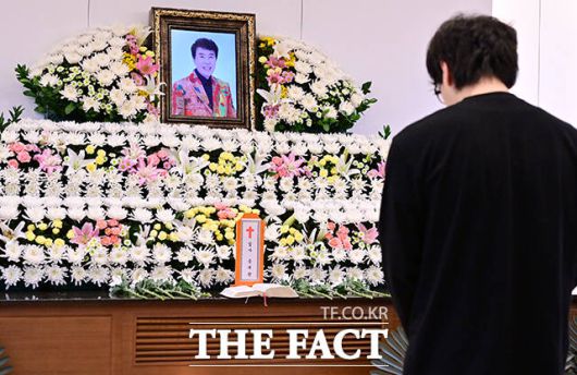 더팩트