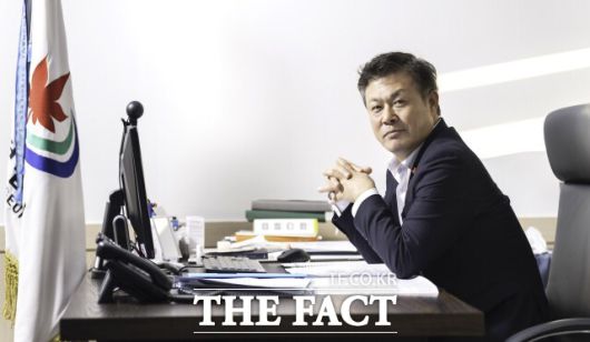 더팩트
